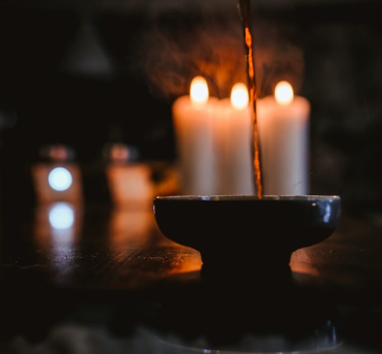 Wellness – Kerzenlicht und Entspannung in ruhiger Atmosphäre