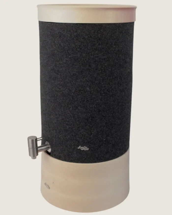 Acala Lichtschutz aus Schurwolle für Standfilter mit Holzdeckel & Sockel – Beige oder Anthrazit