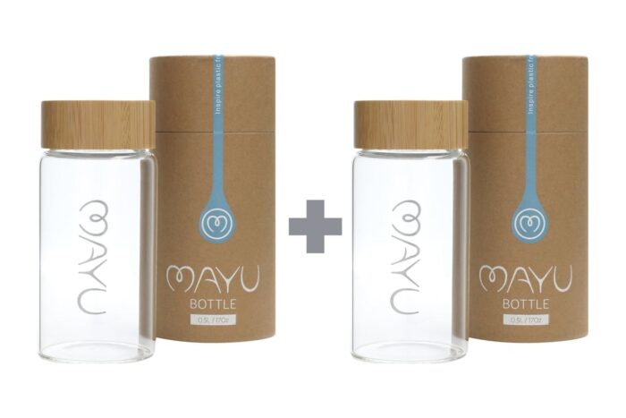 MAYU On-the-Go Pack – zwei 0,5 l Glasflaschen mit Bambusdeckel und Kartonröhre